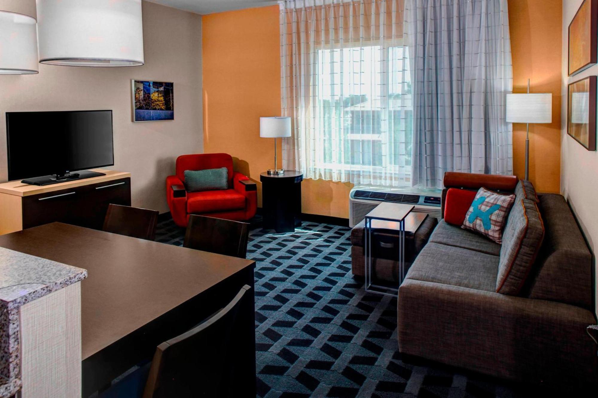 Towneplace Suites By Marriott Bakersfield West Exteriör bild