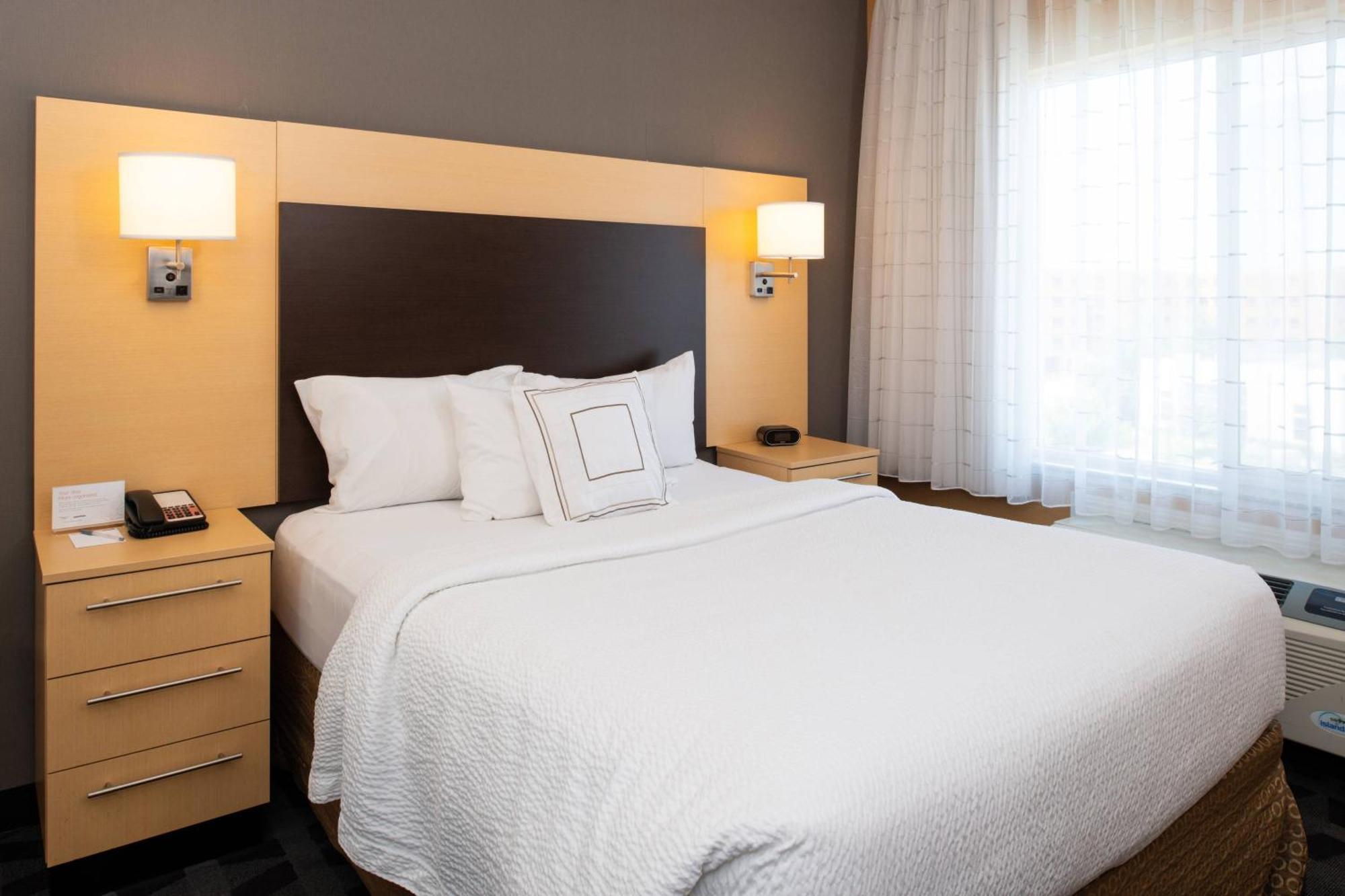 Towneplace Suites By Marriott Bakersfield West Exteriör bild