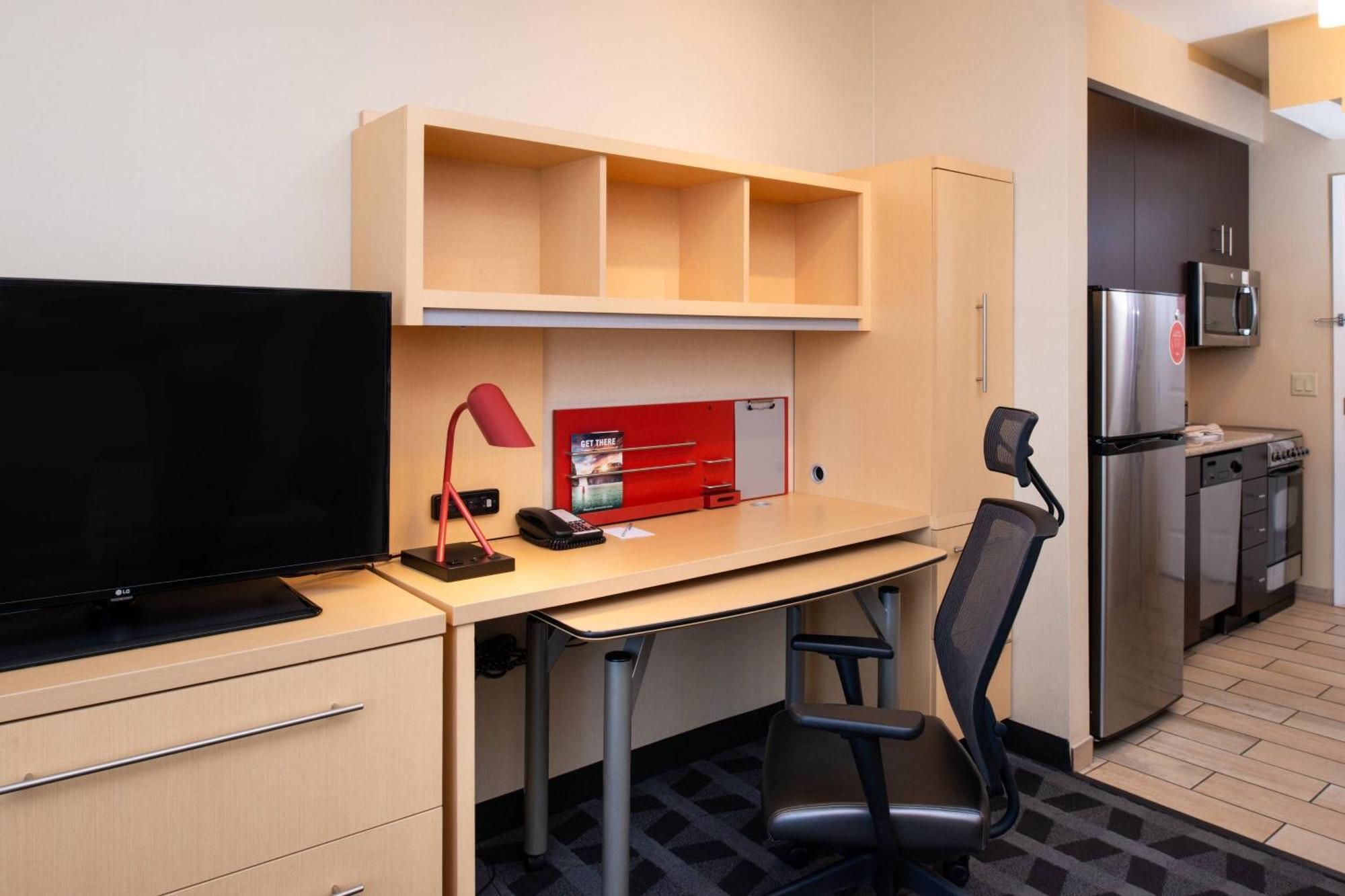 Towneplace Suites By Marriott Bakersfield West Exteriör bild