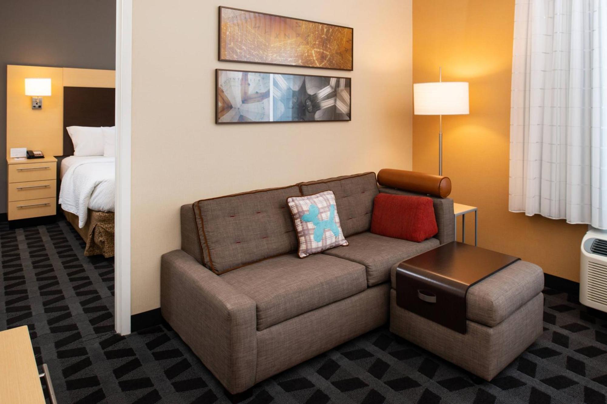 Towneplace Suites By Marriott Bakersfield West Exteriör bild