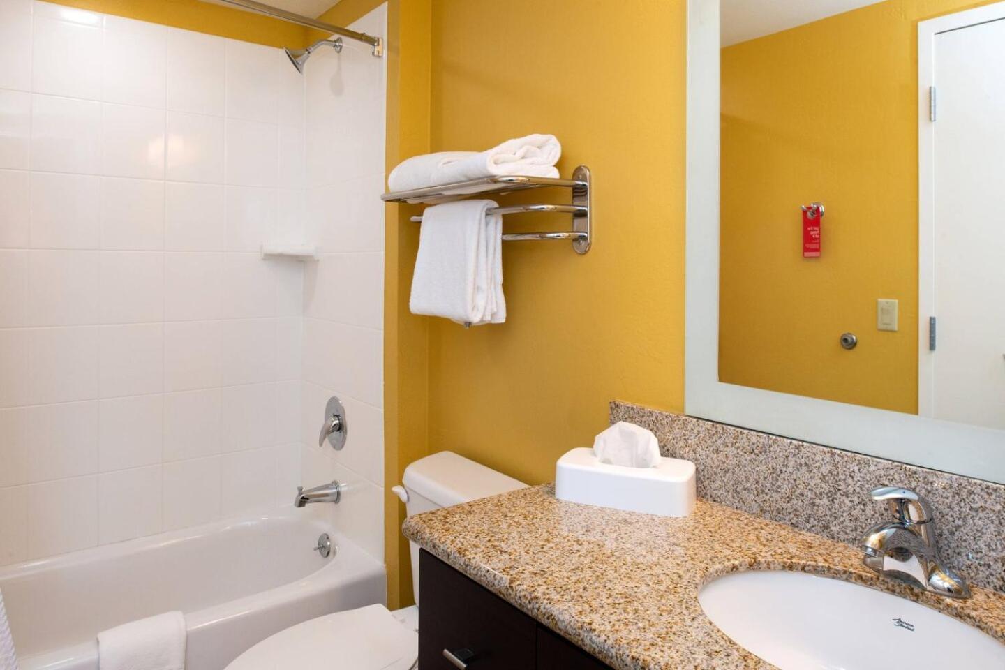 Towneplace Suites By Marriott Bakersfield West Exteriör bild