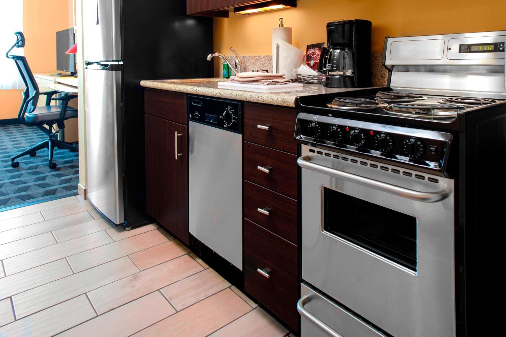 Towneplace Suites By Marriott Bakersfield West Exteriör bild