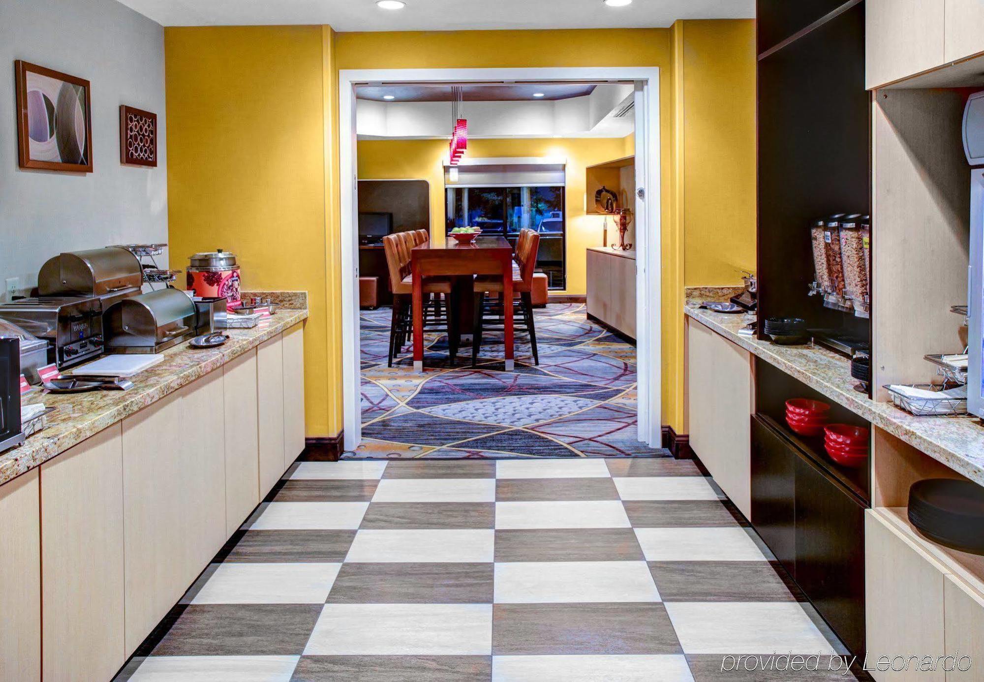 Towneplace Suites By Marriott Bakersfield West Exteriör bild
