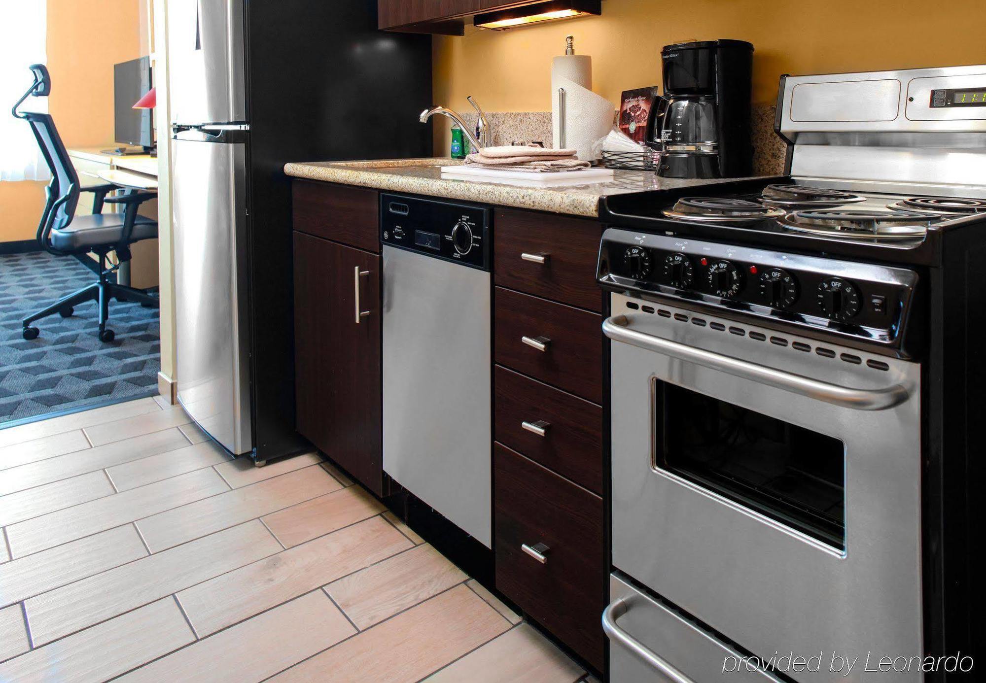 Towneplace Suites By Marriott Bakersfield West Exteriör bild